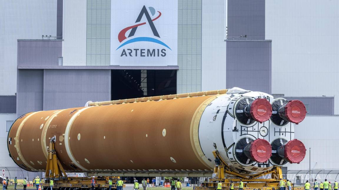 Arriba a Cabo Cañaveral el poderoso cohete SLS de la NASA que se usará en la misión lunar Artemis II