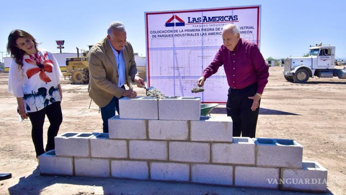 Alcalde de Torreón coloca primera piedra de la Nave Industrial de Parques Industriales de las Américas