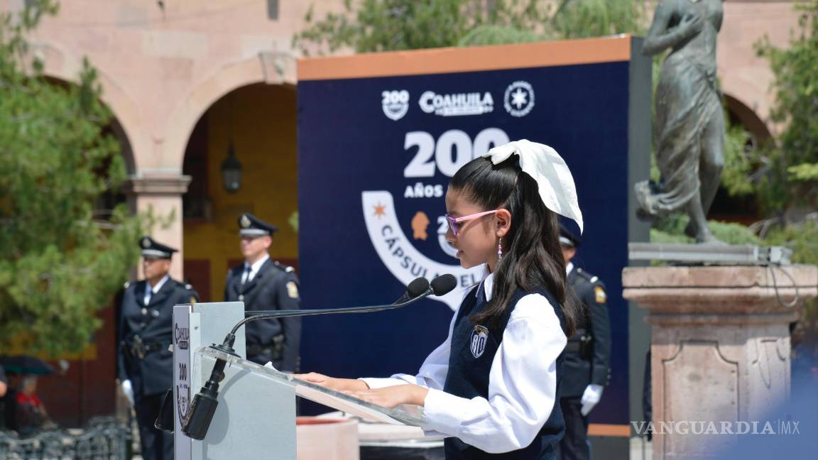 $!La cápsula recibió aportaciones únicas de cada municipio, incluyendo actas de cabildo y documentos históricos.