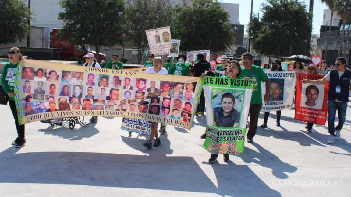 $!El Grupo VIDA de Torreón realizó una misa en el memorial de la Alameda Zaragoza.