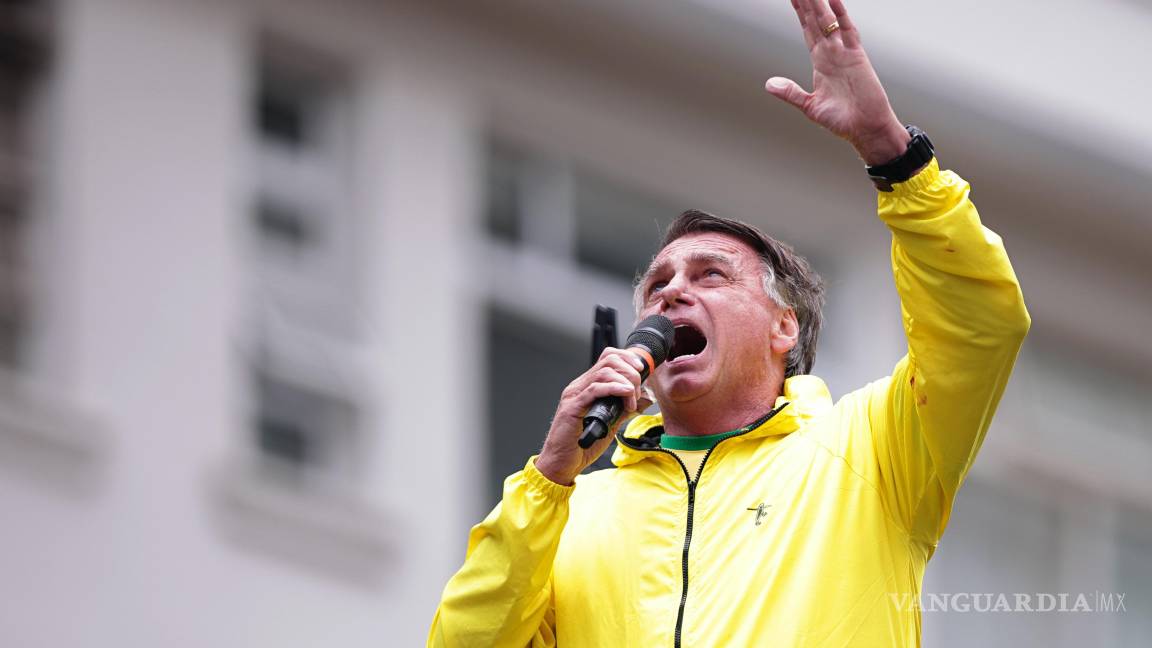 Hospitalizan de urgencia a Jair Bolsonaro, expresidente de Brasil