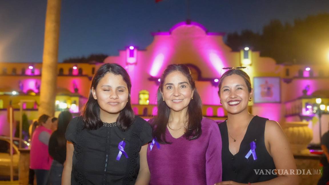 $!Gabriela Chávez y Claudia Reyes acompañaron la ceremonia simbólica.