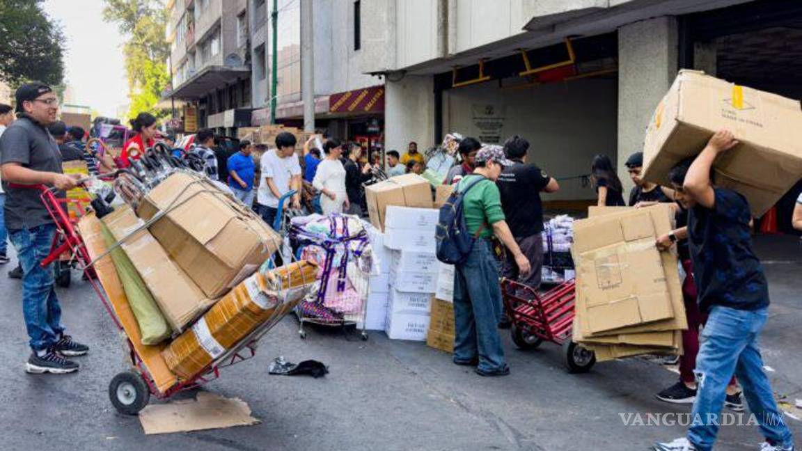 $!Cierra la Plaza Izazaga 89 tras operativo