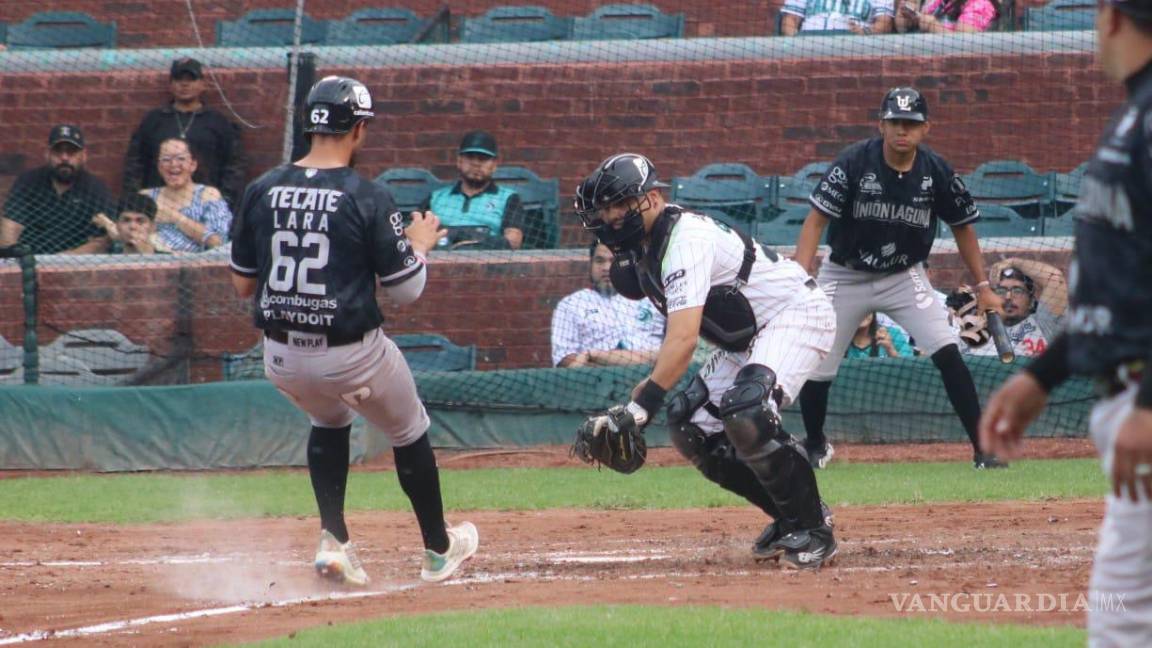 $!Los Saraperos de Saltillo no pudieron regresar nunca en el primer partido de la doble cartelera de este sábado en el Madero ante los Algodoneros de Unión Laguna.