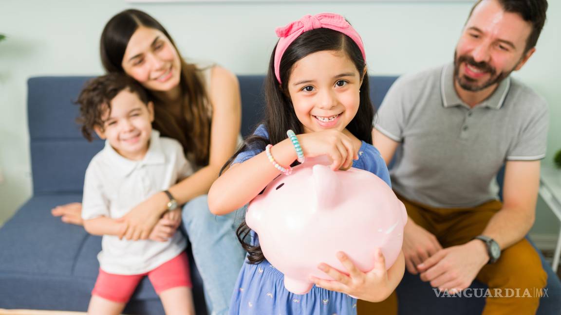 $!Los niños aprenden de las acciones financieras que toman los padres en casa.