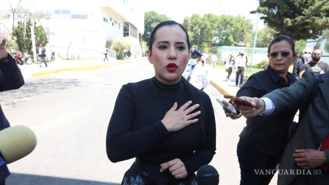 Sandra Cuevas se disculpa, pero no reconoce los hechos