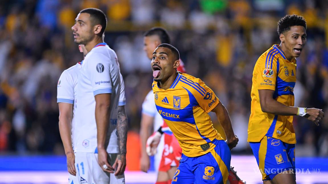 Cruz Azul pierde el invicto y cae 2-1 ante Tigres en el Volcán Universitario