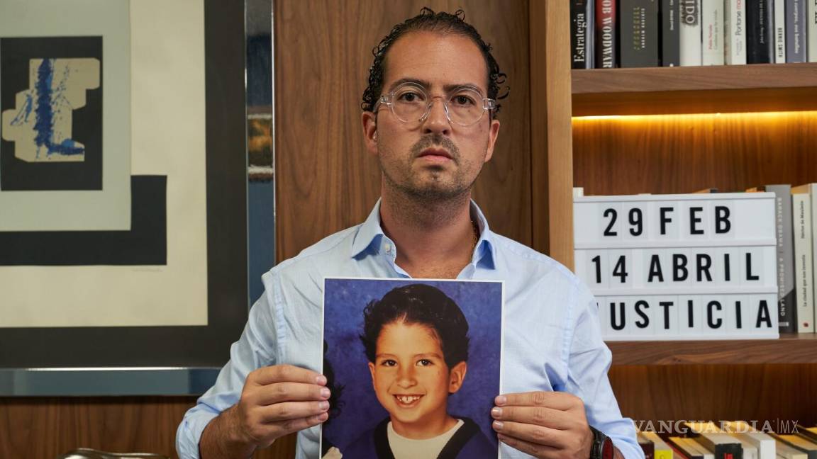 $!Salvador Cacho fue abusado durante su infancia, fue violentado de los ocho a los 14 años por su tío | Foto: Especial