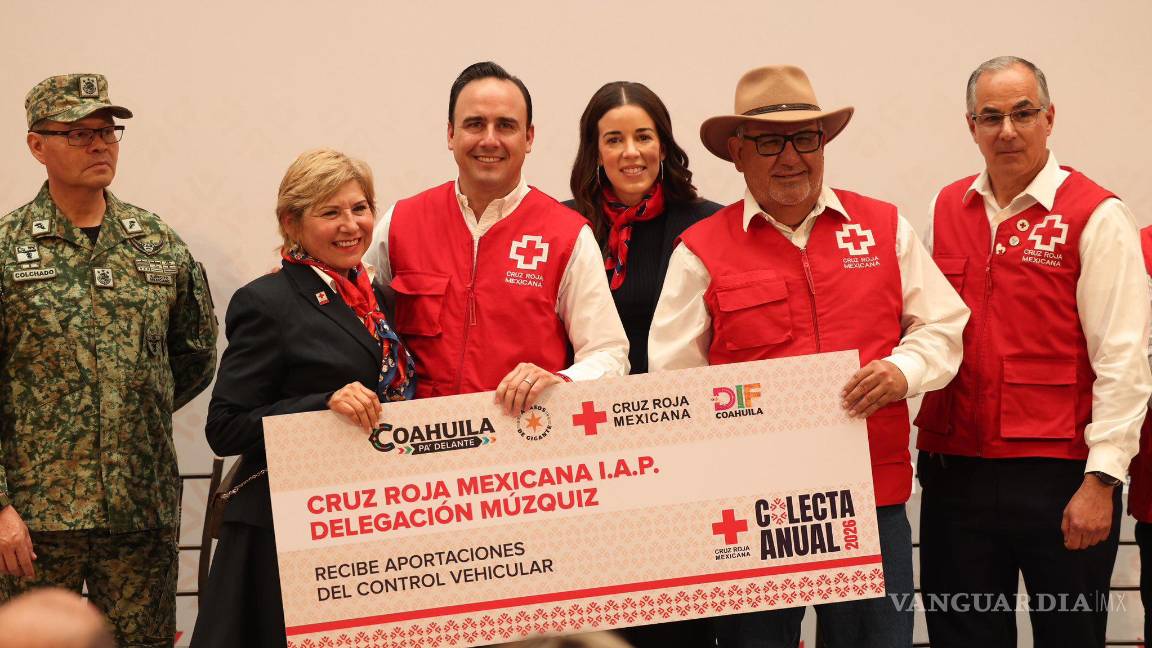 $!Autoridades estatales entregaron cheques a delegaciones locales correspondientes a la recaudación por control vehicular de 2025.