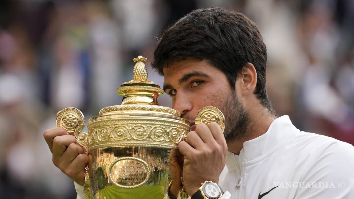 Carlos Alcaraz logra lo impensable: vence a Novak Djokovic y es campeón de Wimbledon