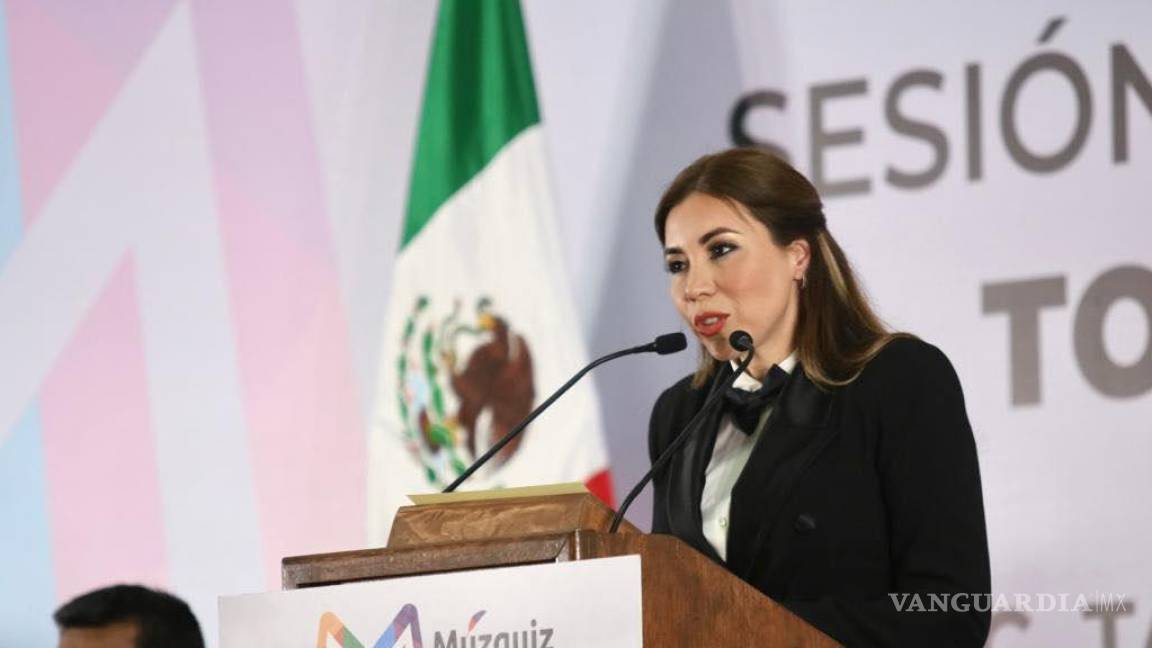 Tania Flores Guerra, alcaldesa de Múzquiz, ordena retener sueldo a regidor de su mismo partido