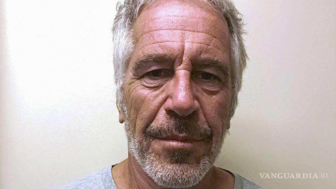 $!Las transcripciones muestran que el gran jurado escuchó testimonio de que Epstein, que entonces tenía unos 40 años, había violado a adolescentes de tan solo 14 años en su mansión