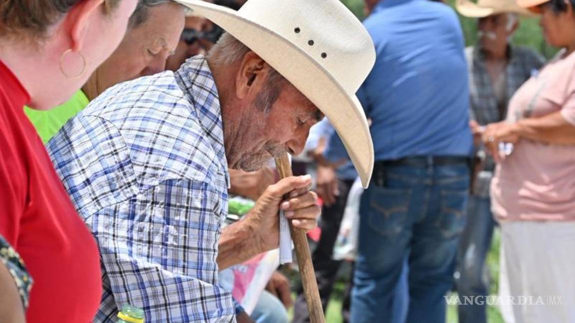 $!Familias del Ejido San Lorenzo recibieron despensas como parte de la jornada solidaria impulsada por la Feria de San Buena.