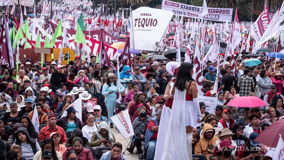 $!La ex Jefa de Gobierno de la capital encabezó una asamblea informativa en la explanada del Monumento de la Revolución.| Foto: Cuartoscuro