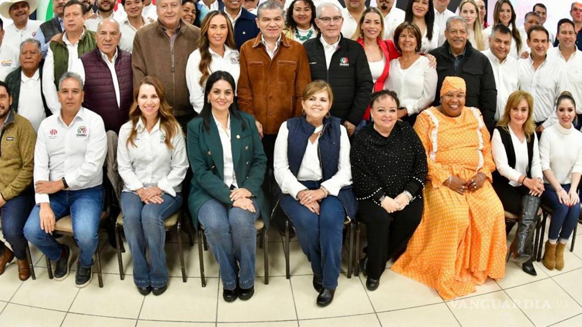 $!En un acto que reunió a figuras del PRI en Coahuila, Riquelme Solís expresó su agradecimiento por el apoyo y respaldo recibido durante su mandato.