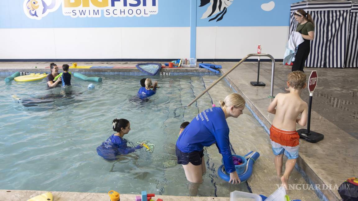 $!“Las clases de natación deberían ser un tratamiento de primera línea para el autismo”, dijo el doctor Guohua Li.