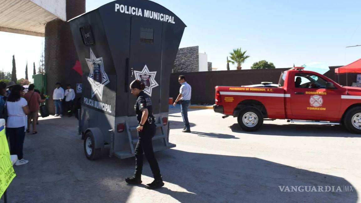 Rebosan panteones de Torreón con motivo del Día de la Madre, así seguirán todo el día
