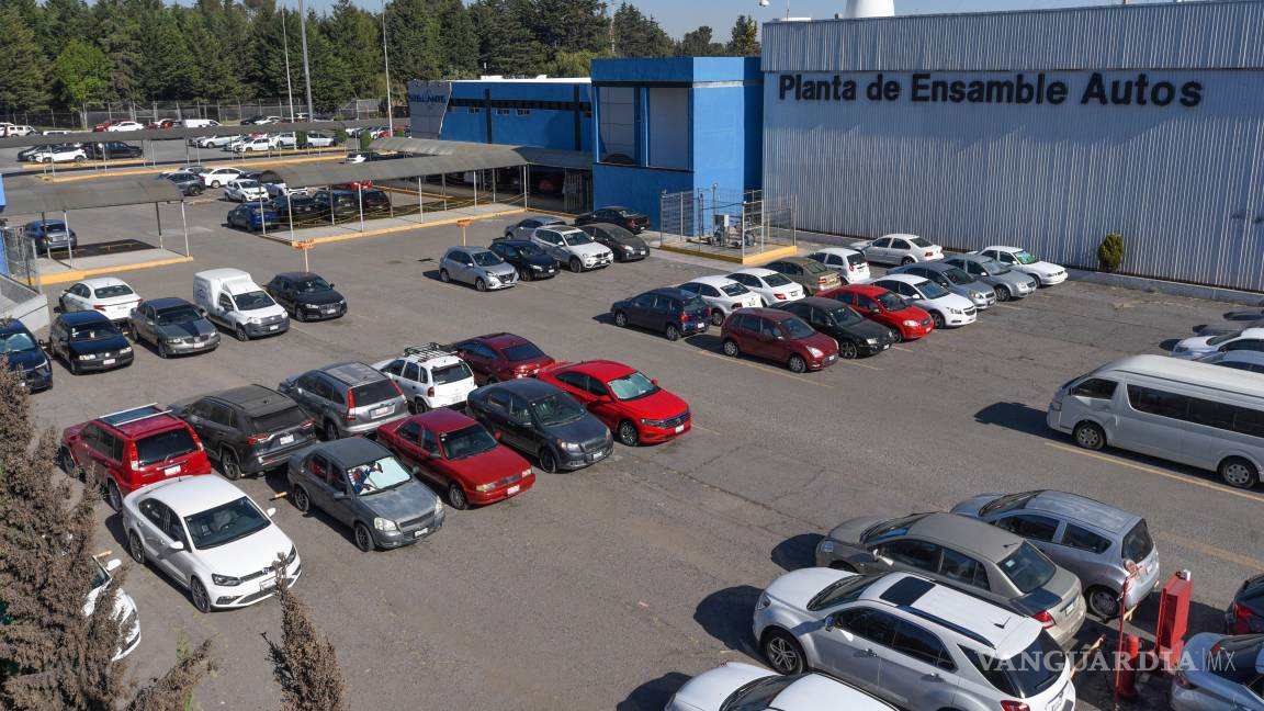 Negocian armadoras de autos paros técnicos ante aranceles de Donald Trump