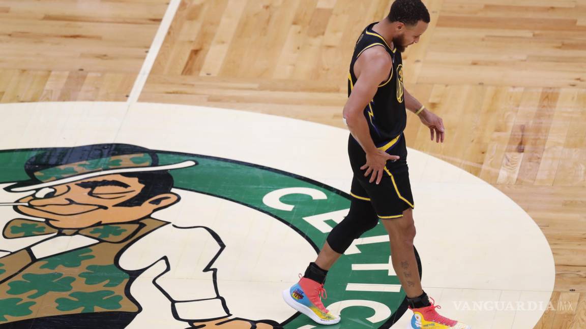 Curry en duda para el cuarto en la final de la NBA