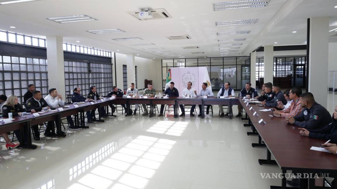 $!Autoridades de los tres órdenes de gobierno sostuvieron una sesión de seguridad en Parras para revisar la estrategia de prevención del delito.