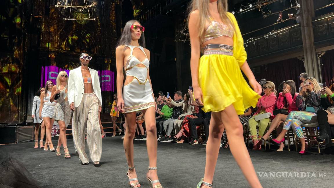 $!Modelos presentan creaciones de la marca Custo Barcelona hoy, en la Semana de la Moda de Nueva York.