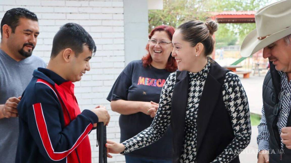 Entrega de aparatos funcionales y despensas saludables por parte del DIF en San Juan de Sabinas