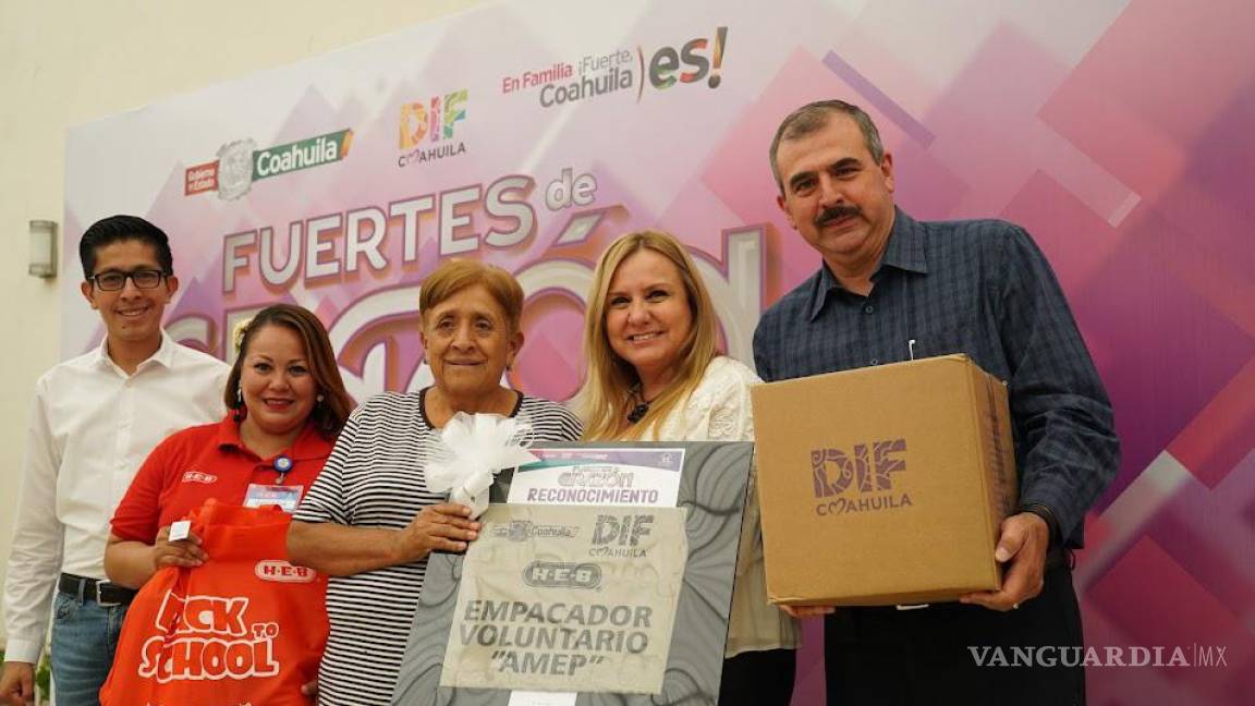 Atiende DIF Coahuila a adultos mayores empacadores voluntarios