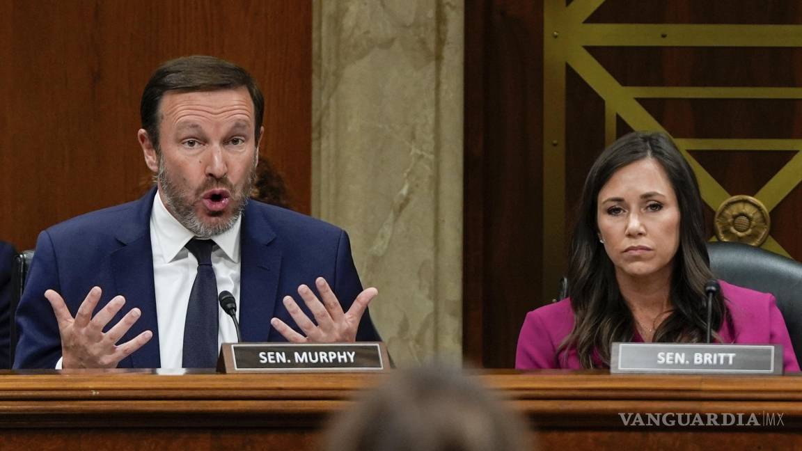 $!“Su agencia actúa como si las leyes no importaran, como si las elecciones les dieran el mandato de violar la Constitución” dijó Chris Murphy.