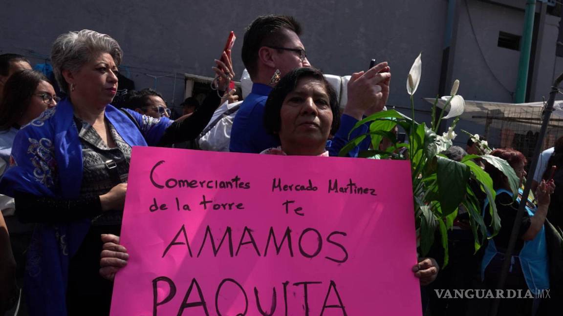 $!Eli Bartra, filósofa especialista en arte popular y mujeres, destacó el papel de Paquita la del Barrio como una denunciante del maltrato que sufren las mujeres.