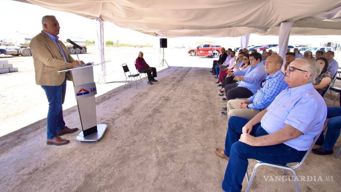 Alcalde de Torreón coloca primera piedra de la Nave Industrial de Parques Industriales de las Américas