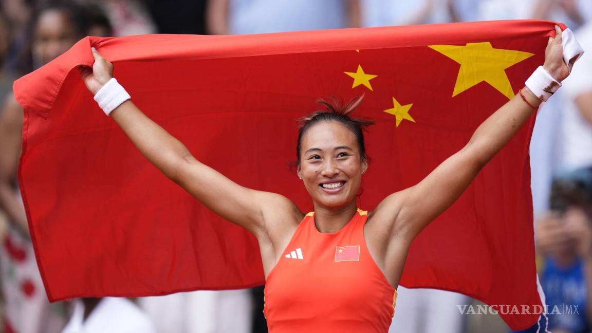 Zheng Qinwen hace historia al ganar la primera medalla de oro en tenis individual para China