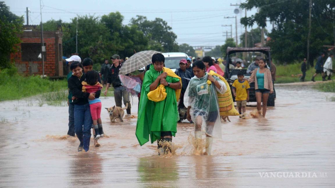 Dos muertos y 400 damnificados a causa de lluvias en pueblo boliviano