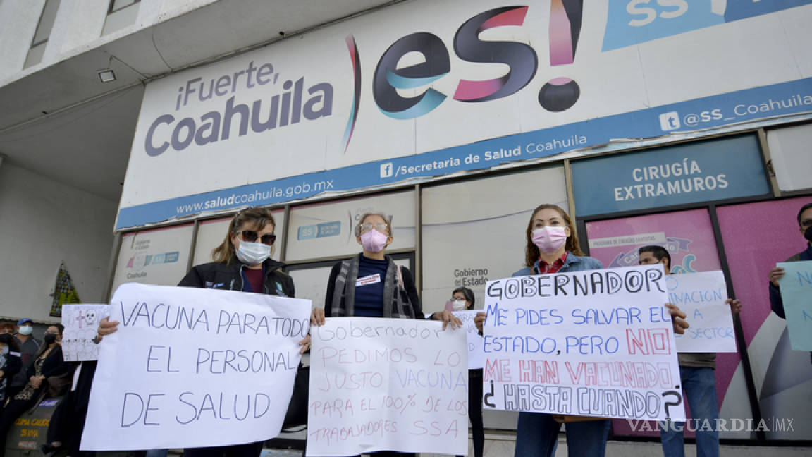 Trabajadores de la salud en Coahuila exigen vacuna contra COVID-19