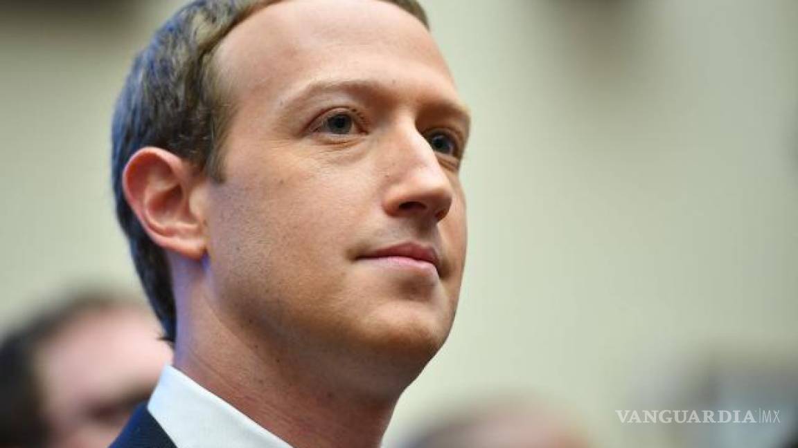 Demanda a Zuckerberg por dejarlo un mes sin Facebook, reclama 300 mil dólares