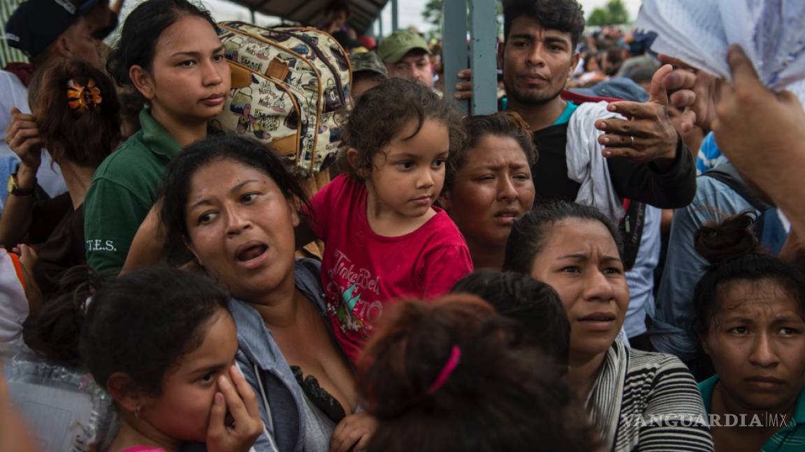 Madres de la caravana migrante luchan para dar un futuro a sus hijos