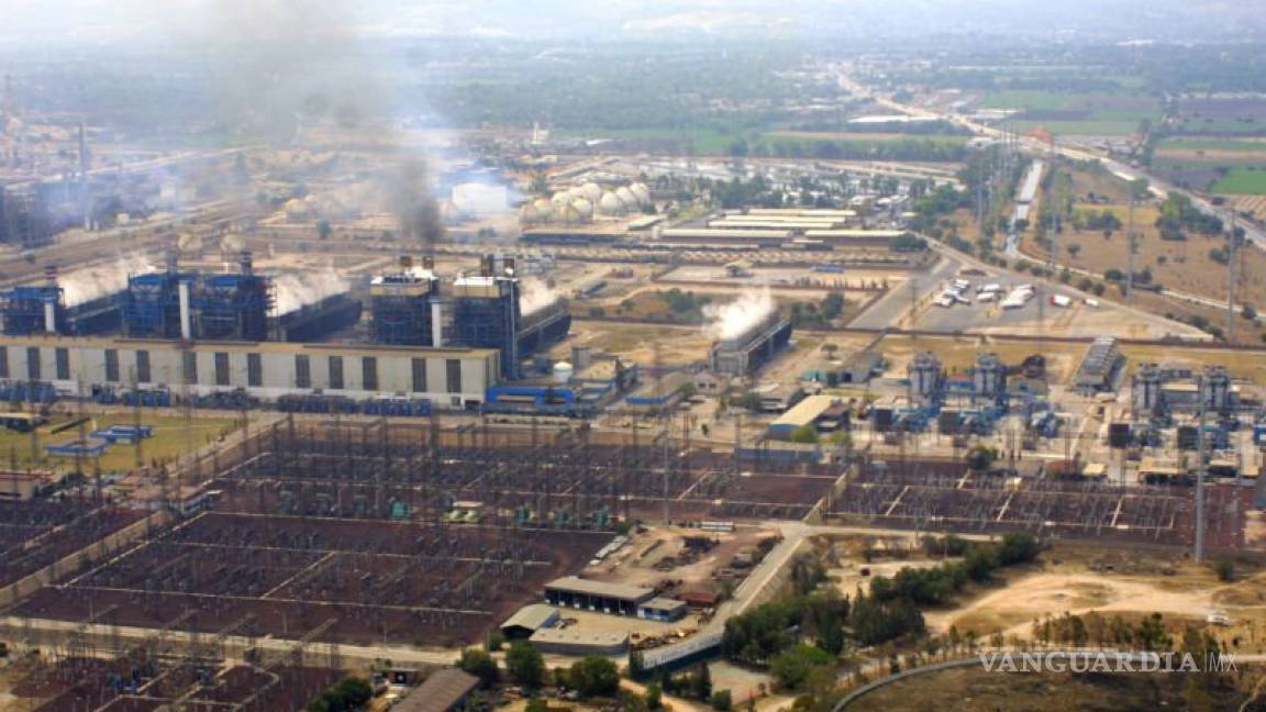 Pemex suspende operaciones en la refinería de Tula