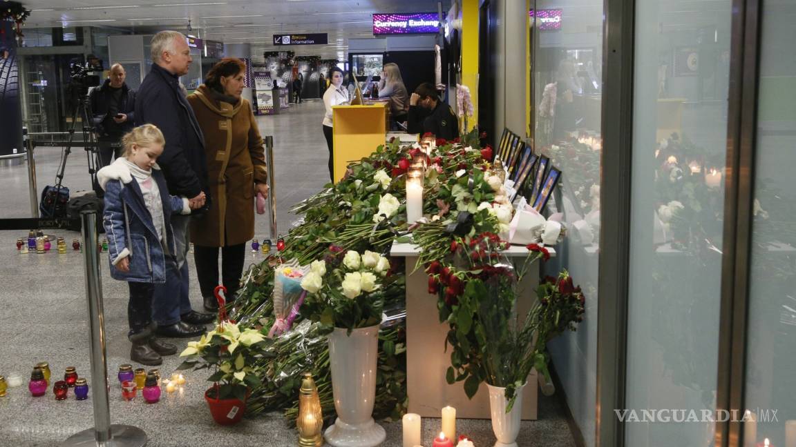 Vladímir Zelenski, presidente de Ucrania, dice que no está confirmado que el avión fuera abatido por un misil