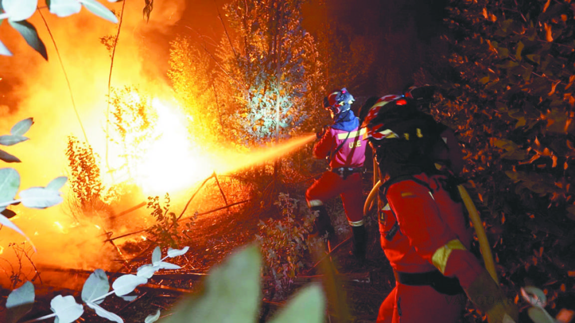 Desalojan a 3,500 personas por incendios en España