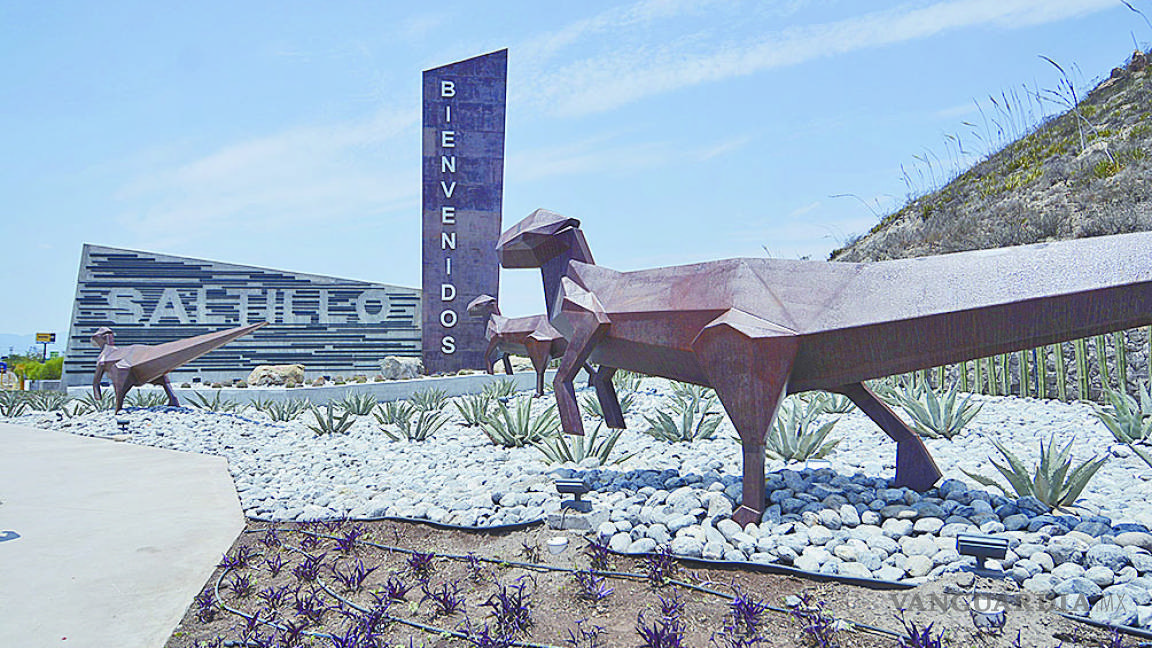 Esculturas de dinosaurios en Saltillo son artísticas, no científicas