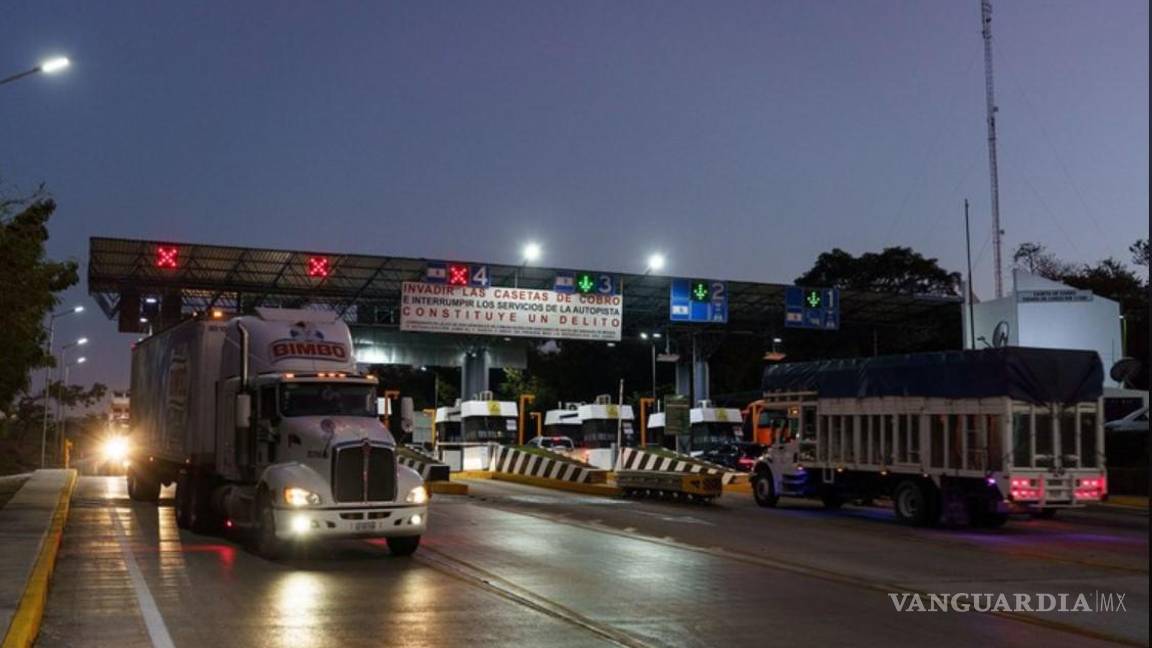 $!En un caso, decenas de migrantes murieron abandonados en la caja de un tráiler.