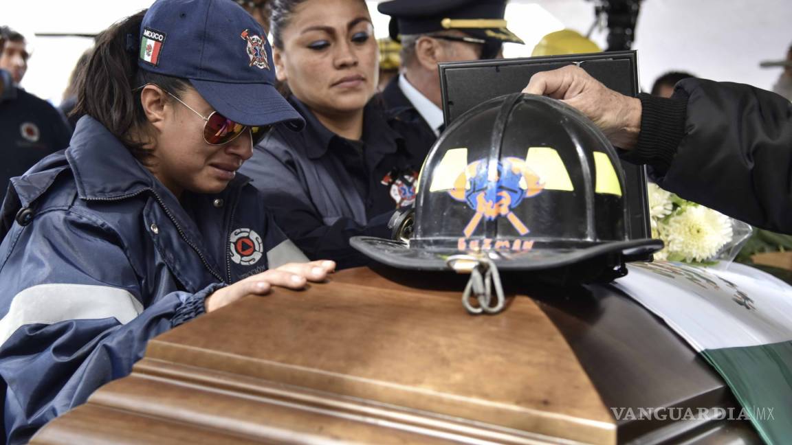 $!Realizan homenaje a bomberos que murieron en explosión en Tultepec