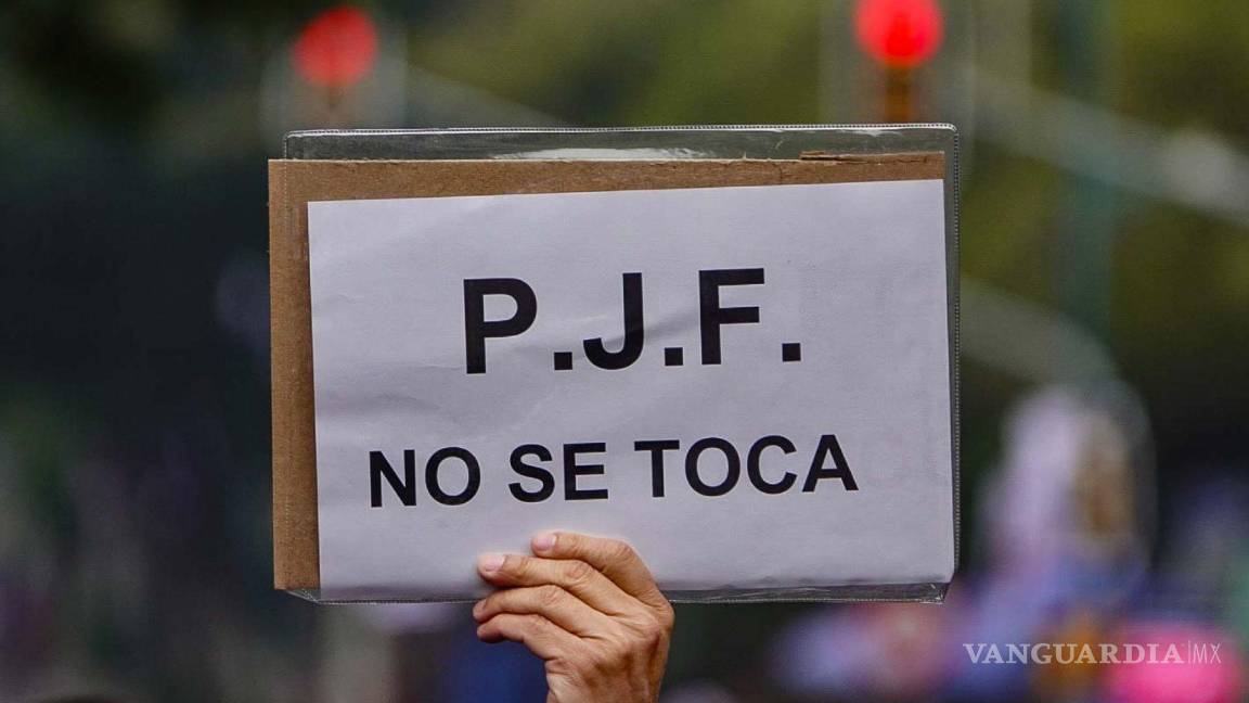 $!Integrantes del Sindicato de Trabajadores del PJF se manifestaron en diversos puntos de CDMX para exigir al Poder Legislativo se respeten sus derechos.