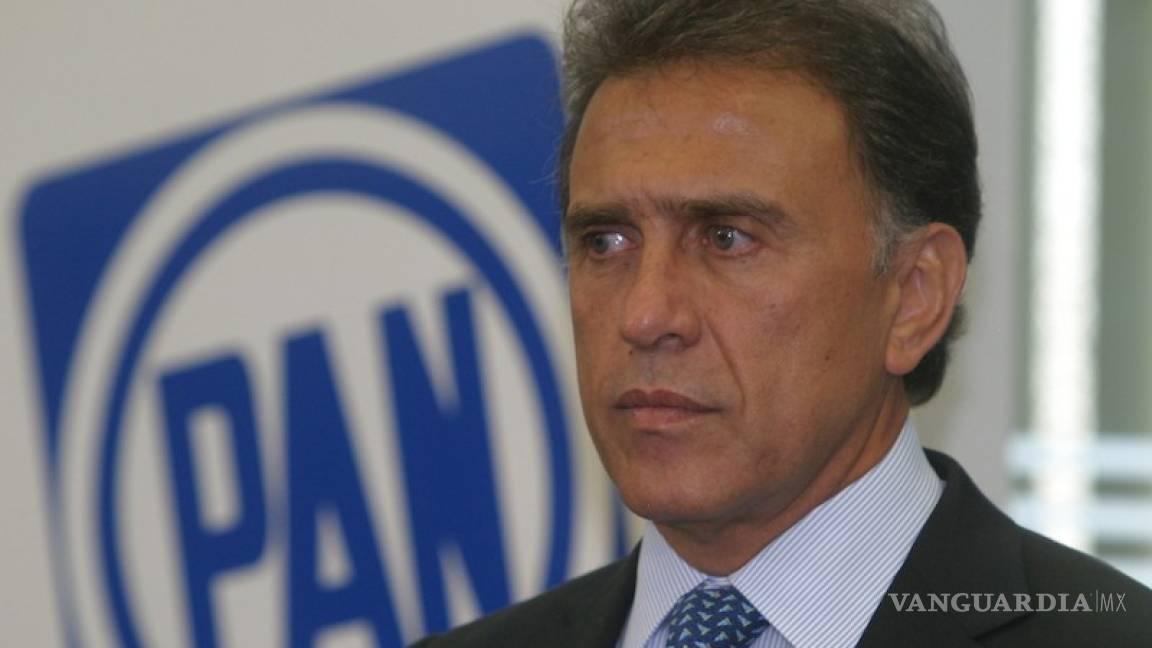 Yunes informa sobre plan para enfrentar crisis financiera en Veracruz