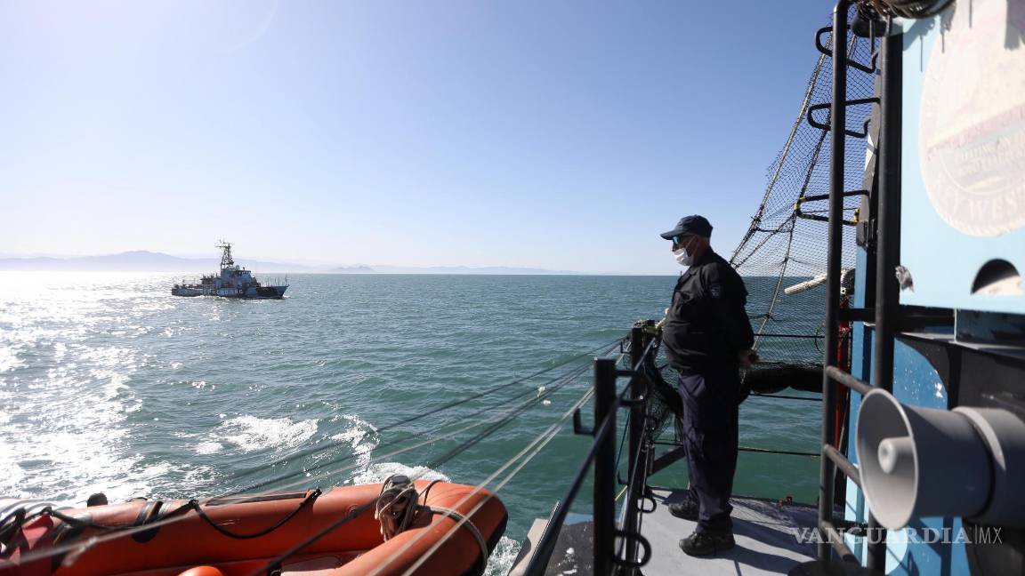 $!Miembros de la tripulación del buque John Paul DeJoria de Sea Sheperd monitorean la zona de refugio de la vaquita marina.