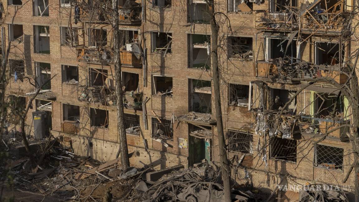 $!Rusia atacó Kiev con un bombardeo de misiles y drones. Al menos 12 personas murieron y 90 resultaron heridas en el asalto más mortífero a la ciudad.