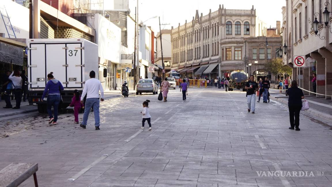 'Detallitos' impiden apertura al tráfico vial de céntrica calle de Saltillo