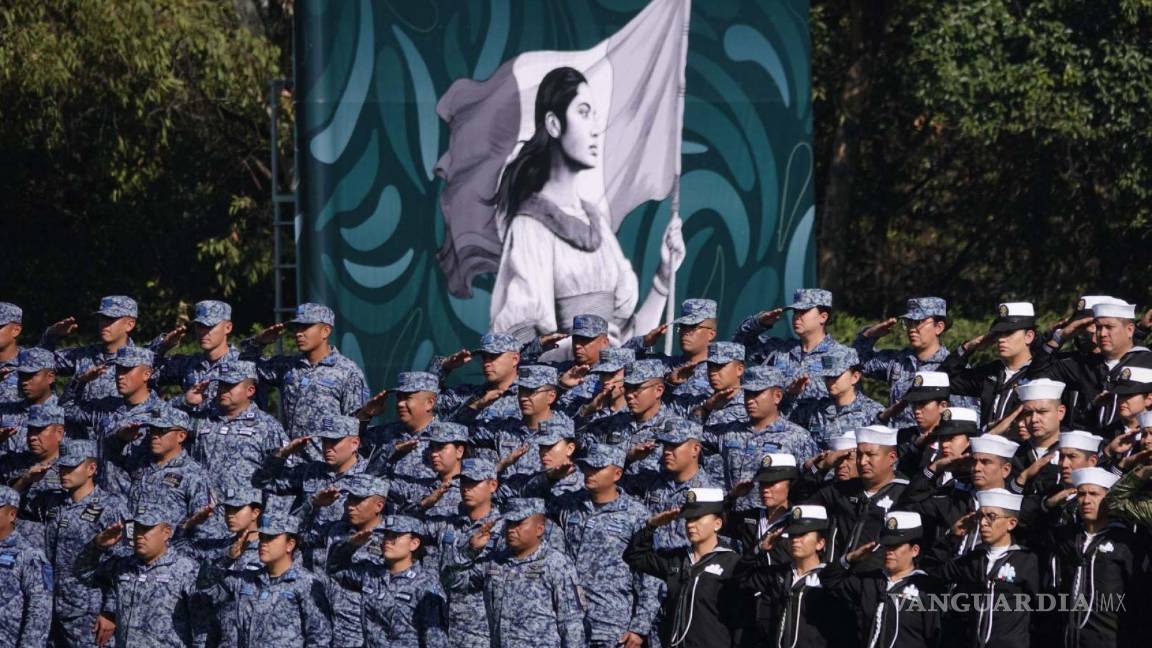 $!Claudia Sheinbaum, presidenta constitucional de los Estados Unidos Mexicanos, resaltó ante las Fuerzas Armadas la independencia del país. | Foto: Cuartoscuro