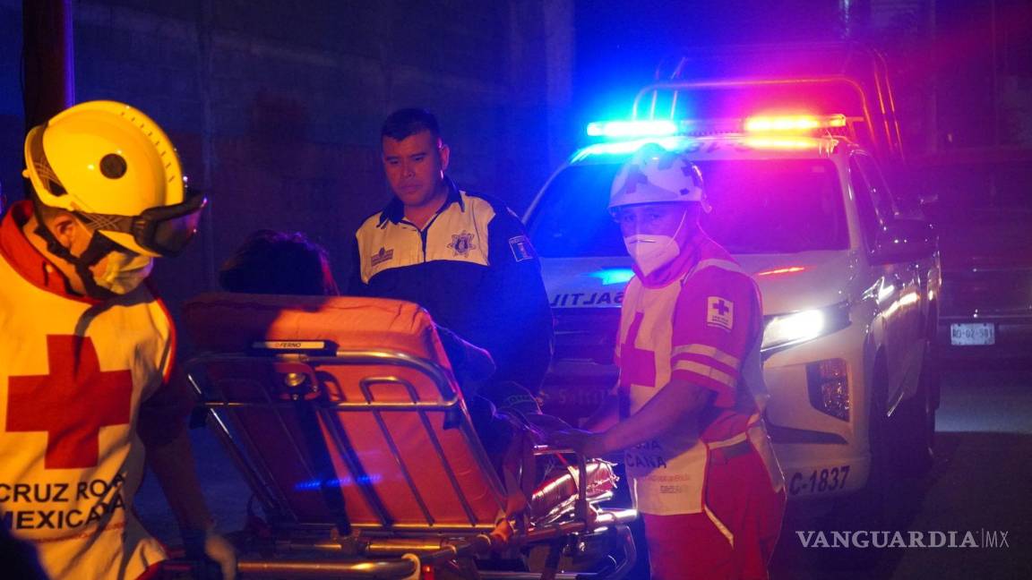 $!Elementos de Tránsito Municipal abanderaron la zona para prevenir otro percance.