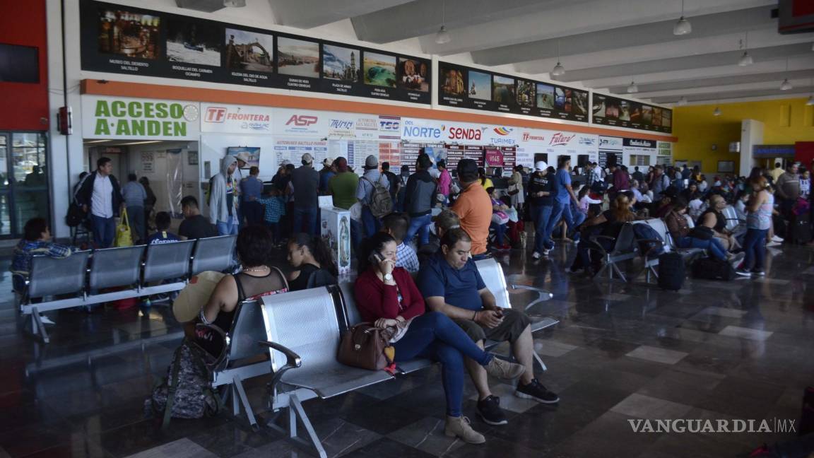 En Saltillo, pasajeros denuncian cobros irregulares, paradas aleatorias y sobrecupo en Autobuses a Parras