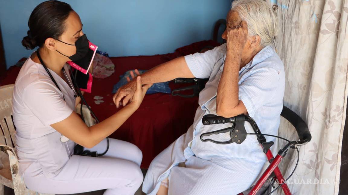 Atiende DIF salud de adultos mayores en San Juan de Sabinas